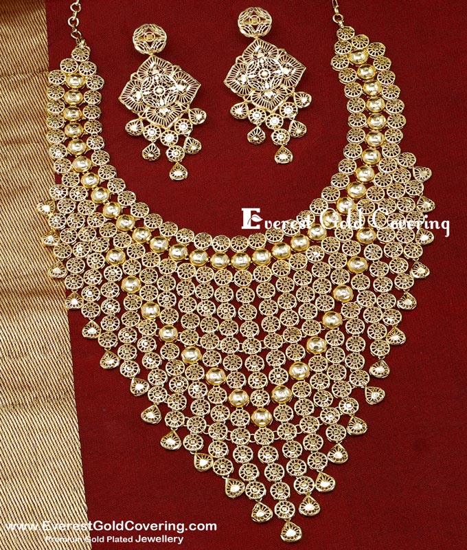 modern gold necklace arabic design