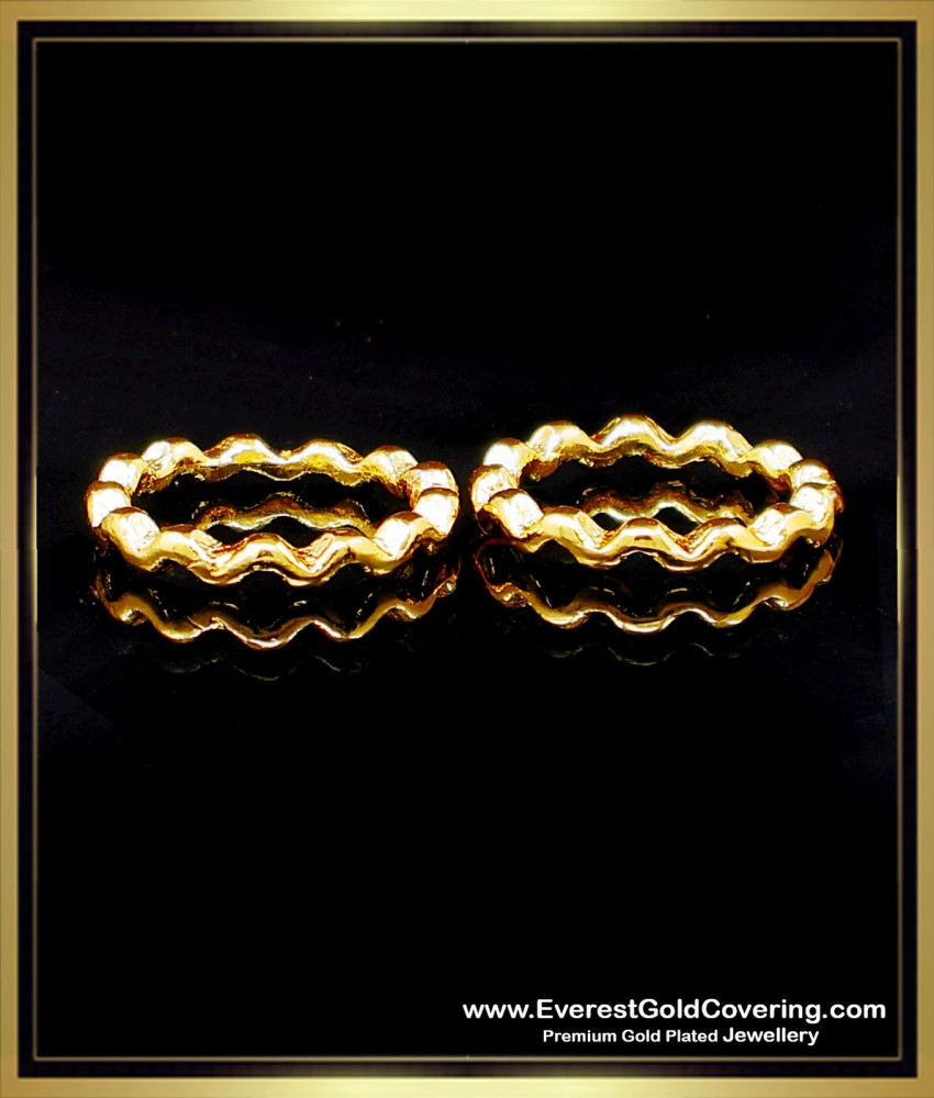 Impon Gold Plated Daily Use Adjustable Simple Metti Design toe rings gold